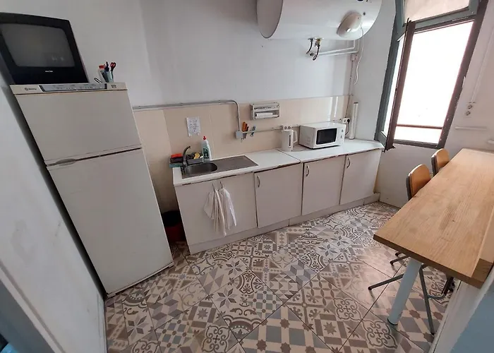 بيت شباب Sants Bcn